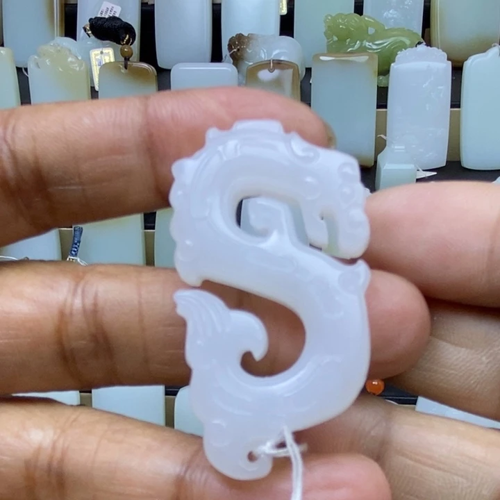 颈饰未镶嵌和田玉