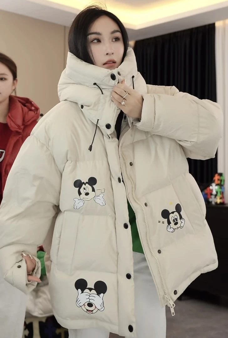 【劉發發】W10【米奇一家白色】新款时尚休闲韩版高级黑色羽绒服