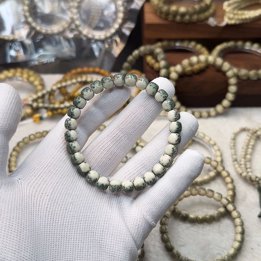 星月菩提手串8×7深绿背河豚