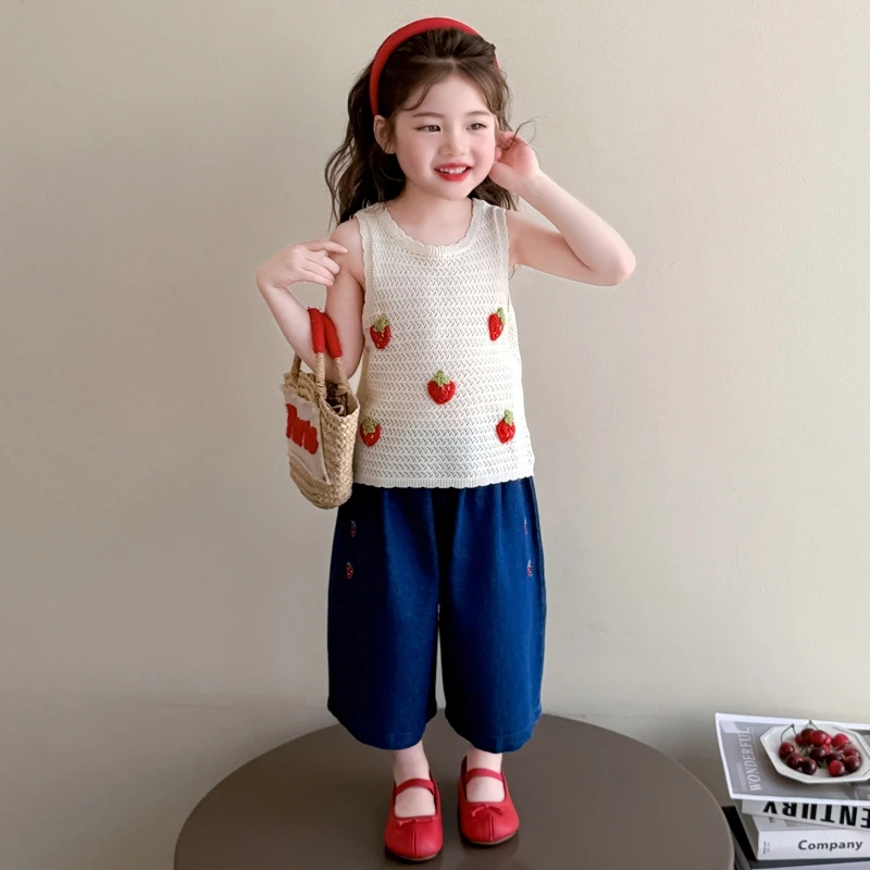 女童夏装套装2025夏季新款儿童韩版草莓针织镂空背心牛仔裤两件套