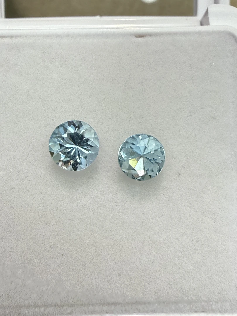 1.27ct天然海蓝宝裸石，尺寸5.6*5.5*3.8mm，晶体通透，火彩好