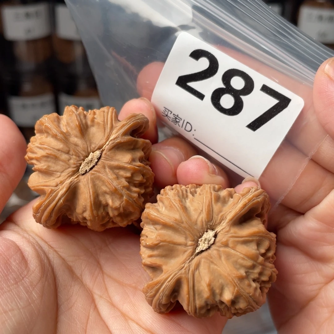 文玩核桃把件42.5闷白