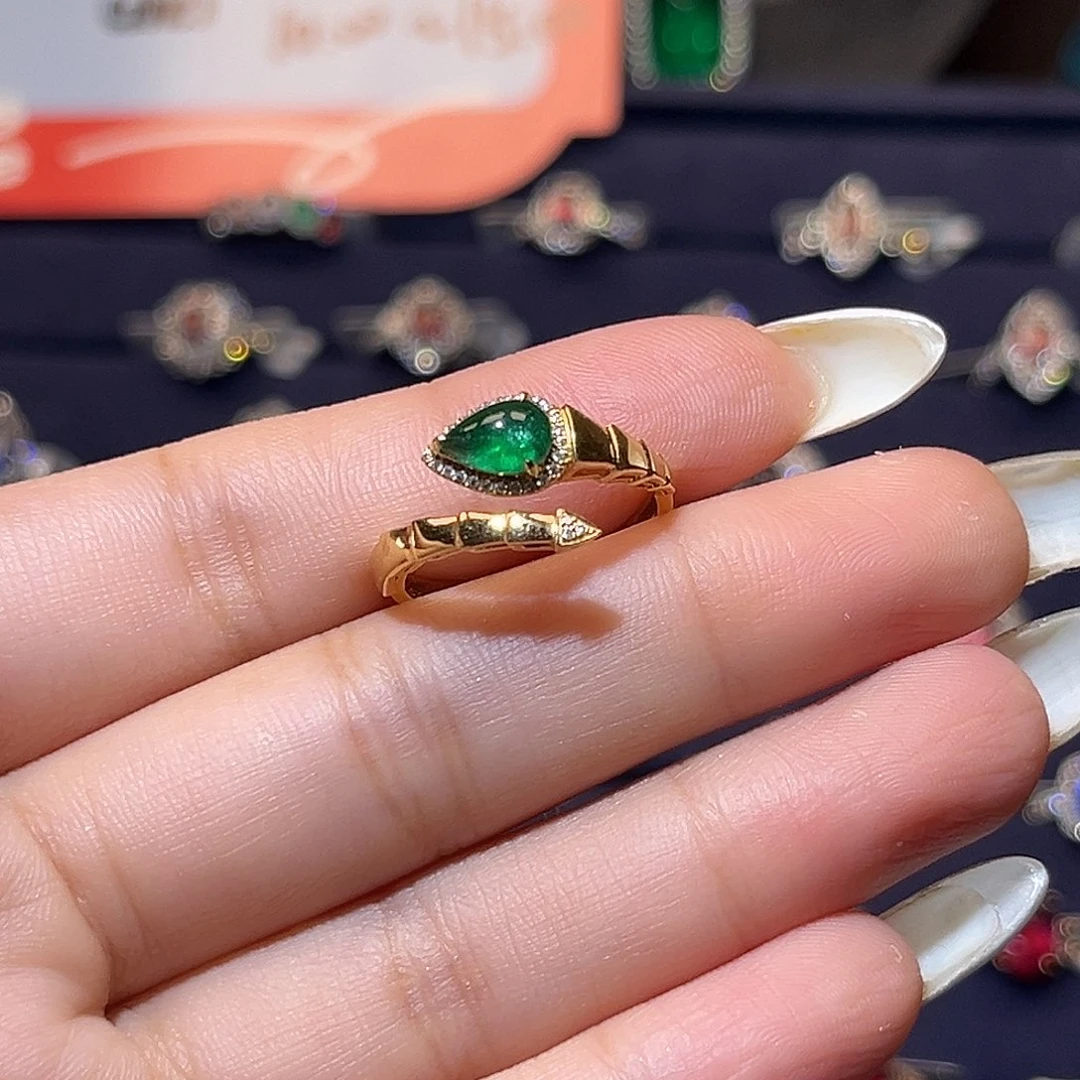 戒指18K金镶嵌祖母绿蛇款 水滴素面0.8ct