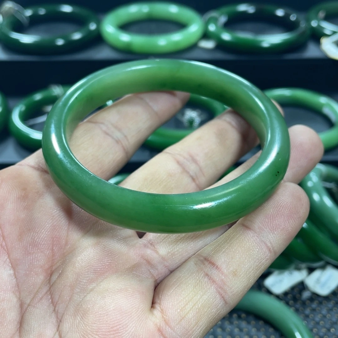和田玉（碧玉）未镶嵌手镯