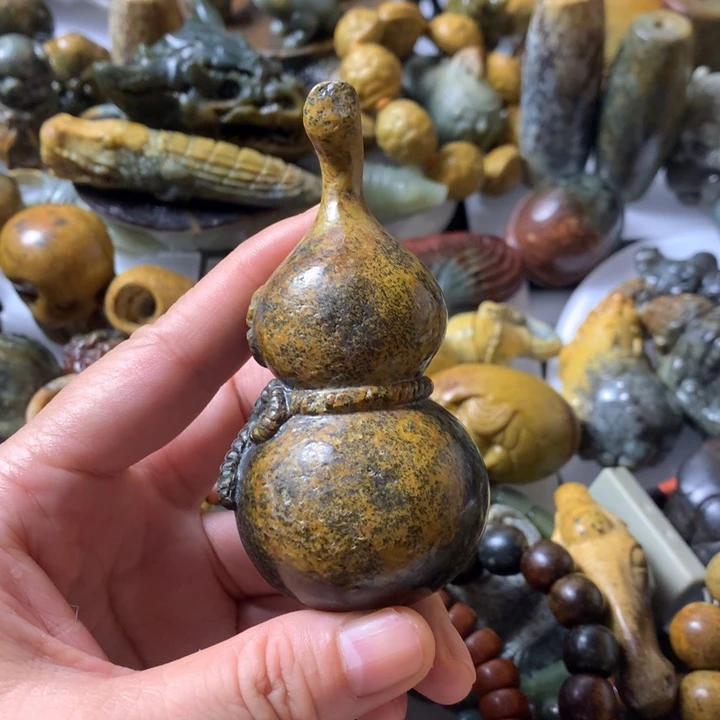 岫岩河磨玉（透闪石质玉）未镶嵌把件