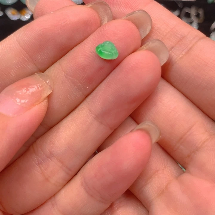 吖***米翡翠银S925镶嵌颈饰提溜