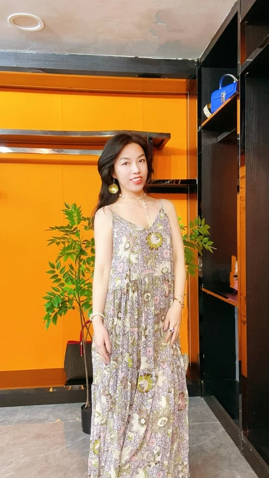 2025新款慵懒风法式度假晚会时尚女装吊带裙