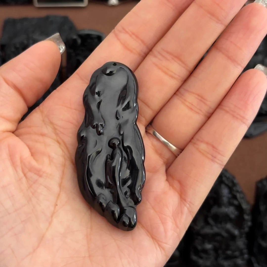 铁***憨蛇纹石玉未镶嵌颈饰