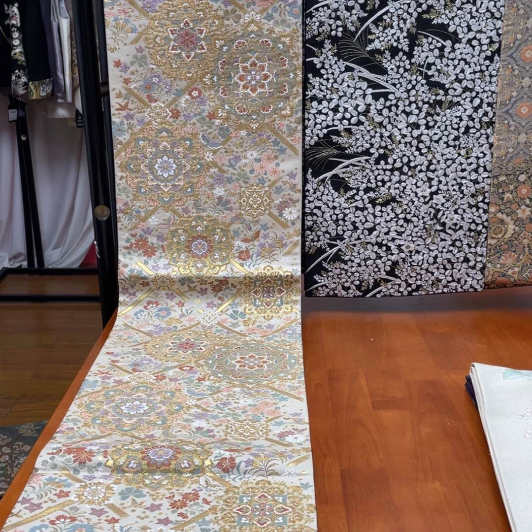 织绣六通唐草宝相