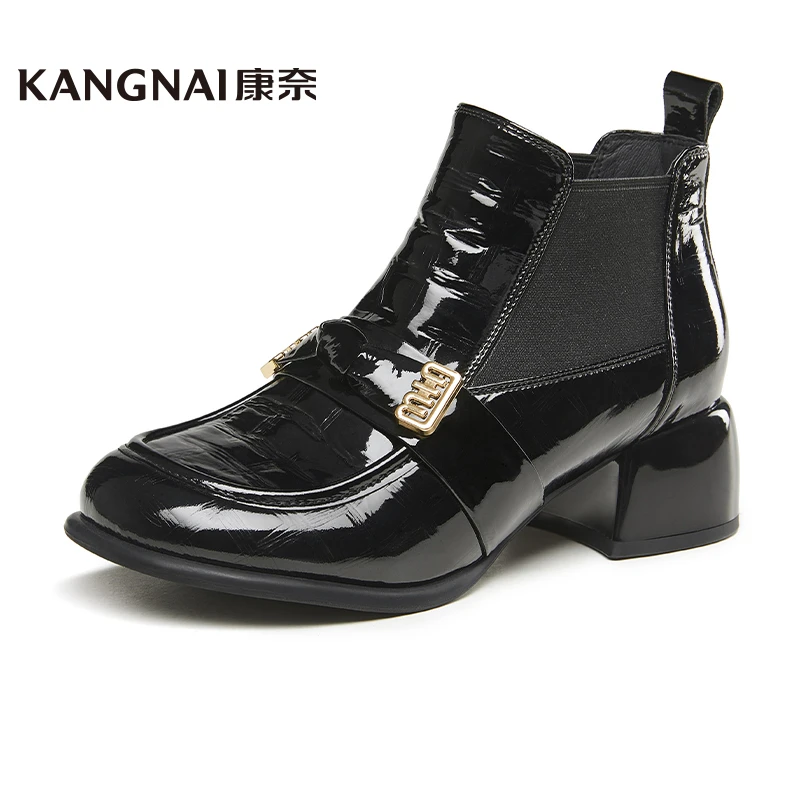 康奈橡胶底羊皮时尚短靴