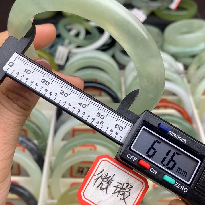 蛇纹石玉未镶嵌手镯323