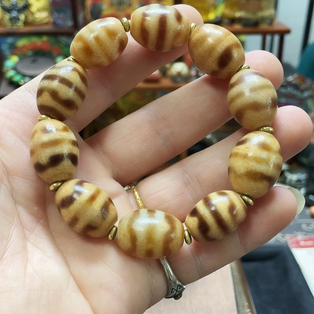未镶嵌拍两单发一件玛瑙/玉髓