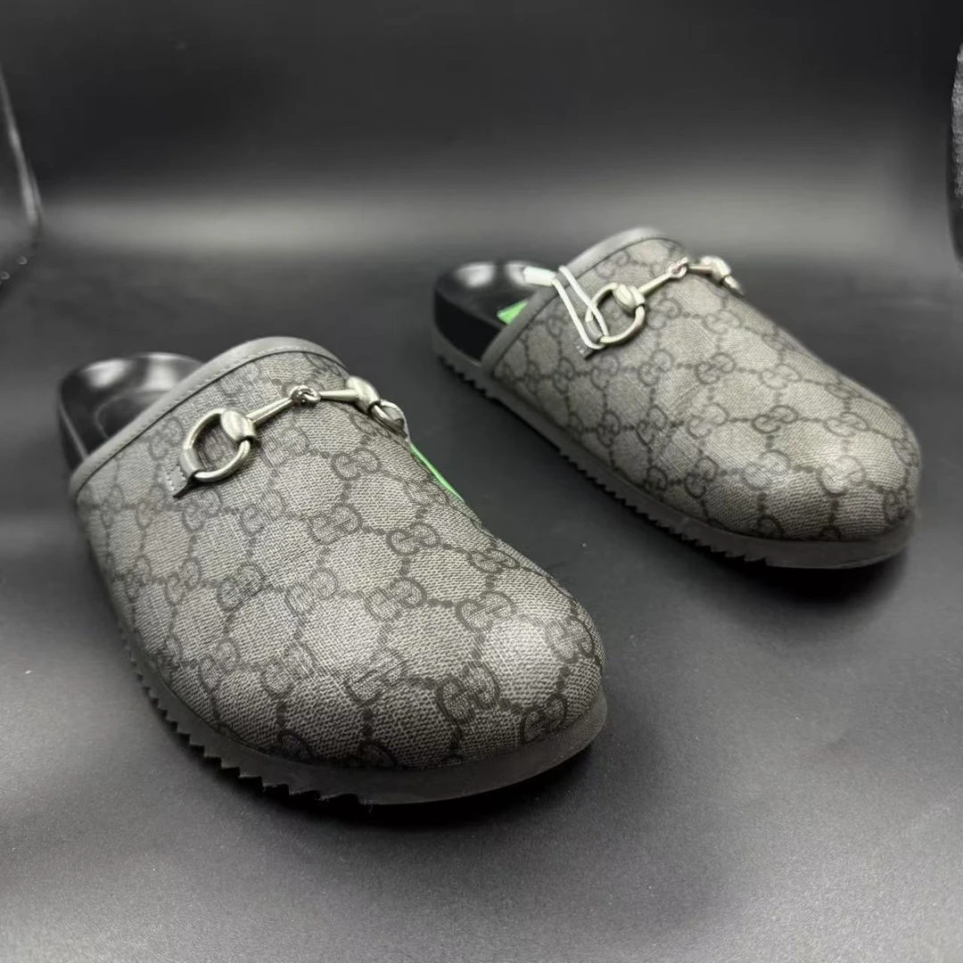 95新 GUCCI/古驰 【AO特惠】41欧码 男士夏季深灰老花拖鞋ao731