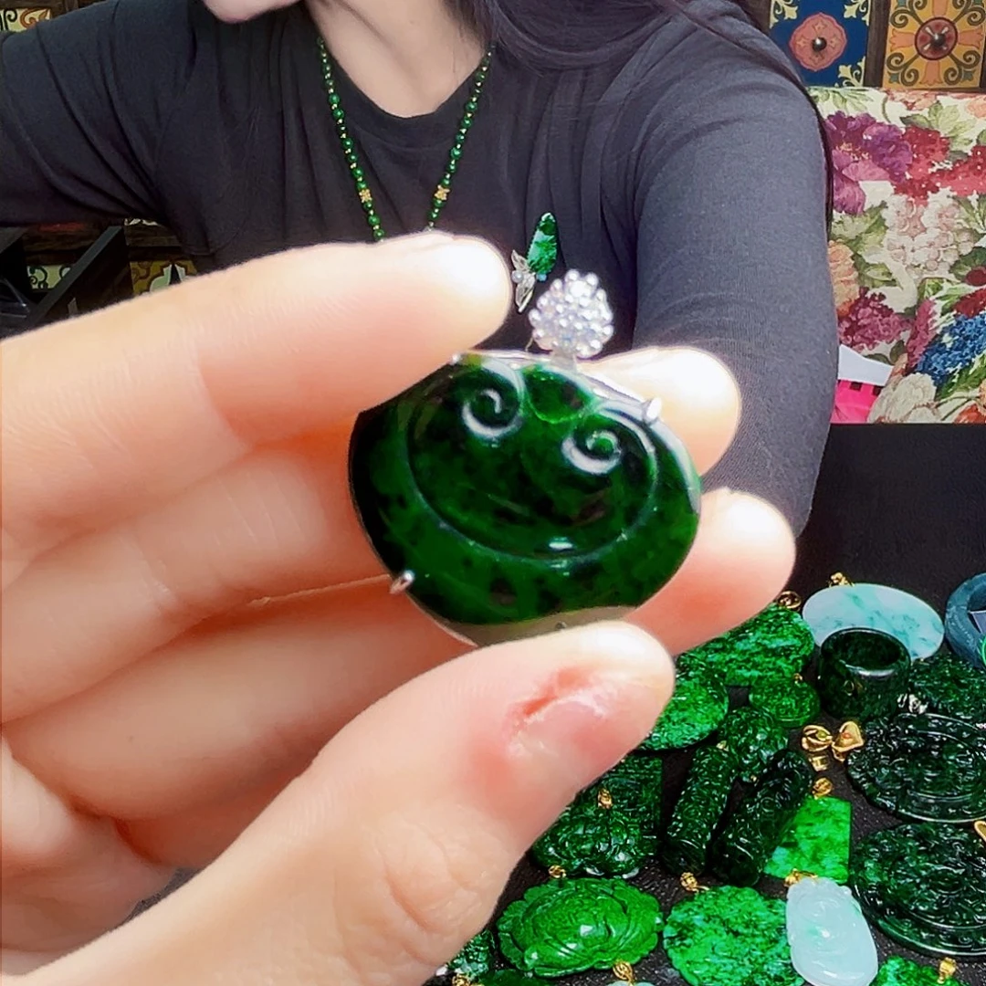 颈饰银S925镶嵌翡翠多样性