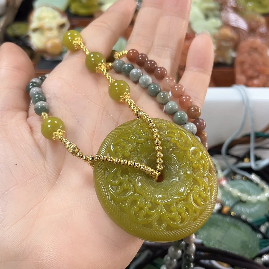 蛇纹石玉颈饰未镶嵌