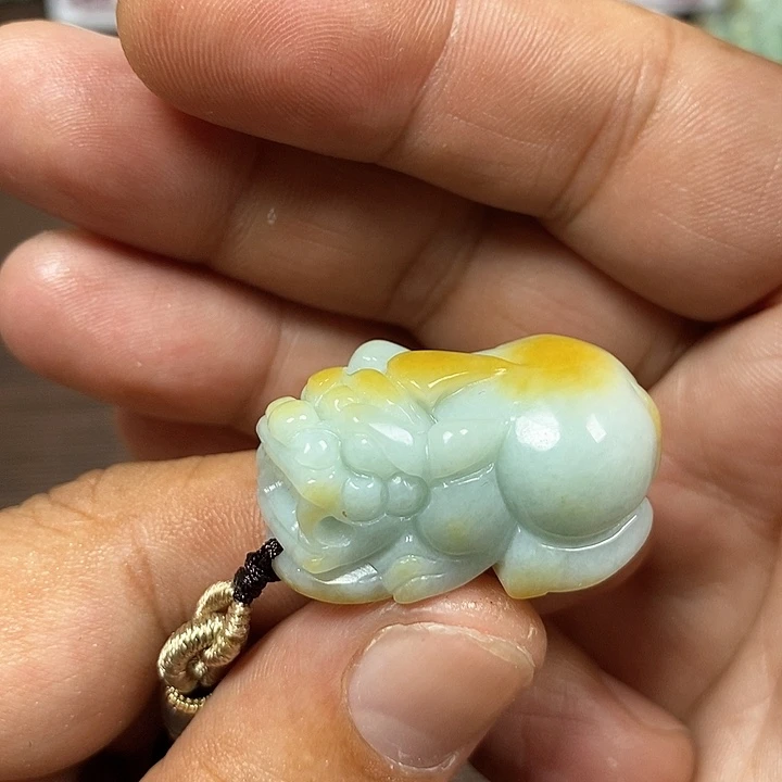 颈饰未镶嵌翡翠天然翡翠玉A货配证书