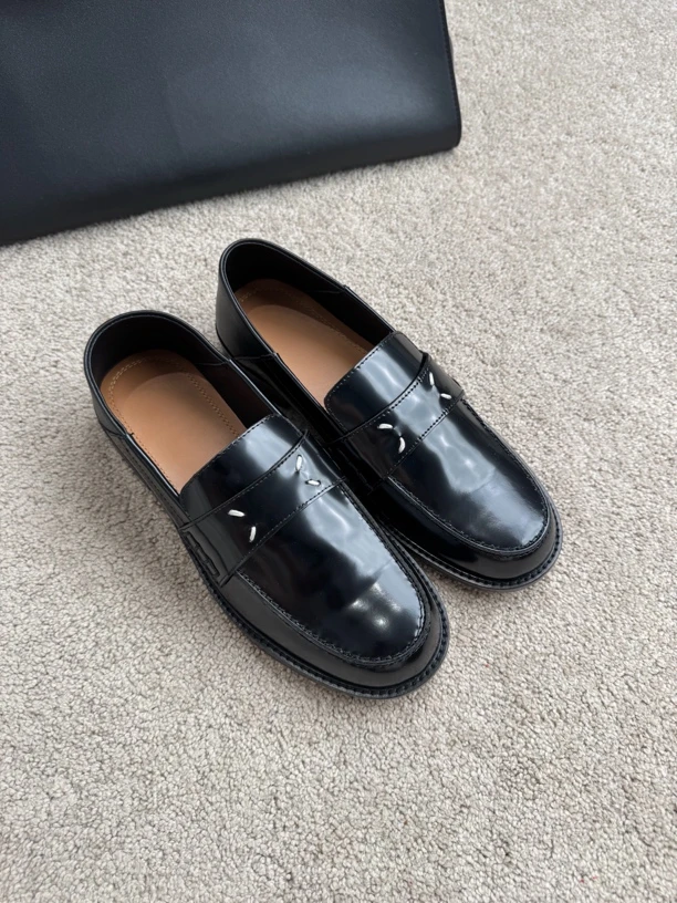 四缝线乐福鞋一脚蹬可踩着穿的小皮鞋