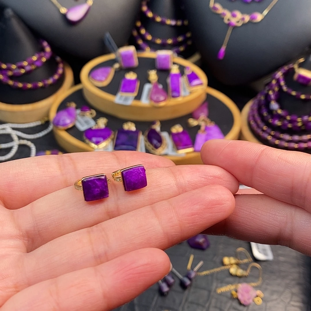 苏纪石（舒俱来）18K金镶嵌耳饰