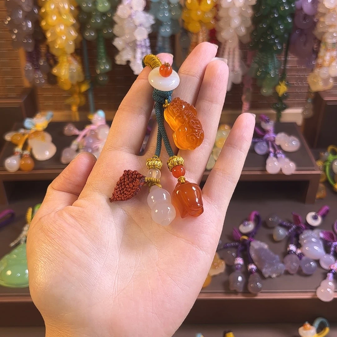昊***妈玛瑙/玉髓未镶嵌车挂福利款钥匙扣