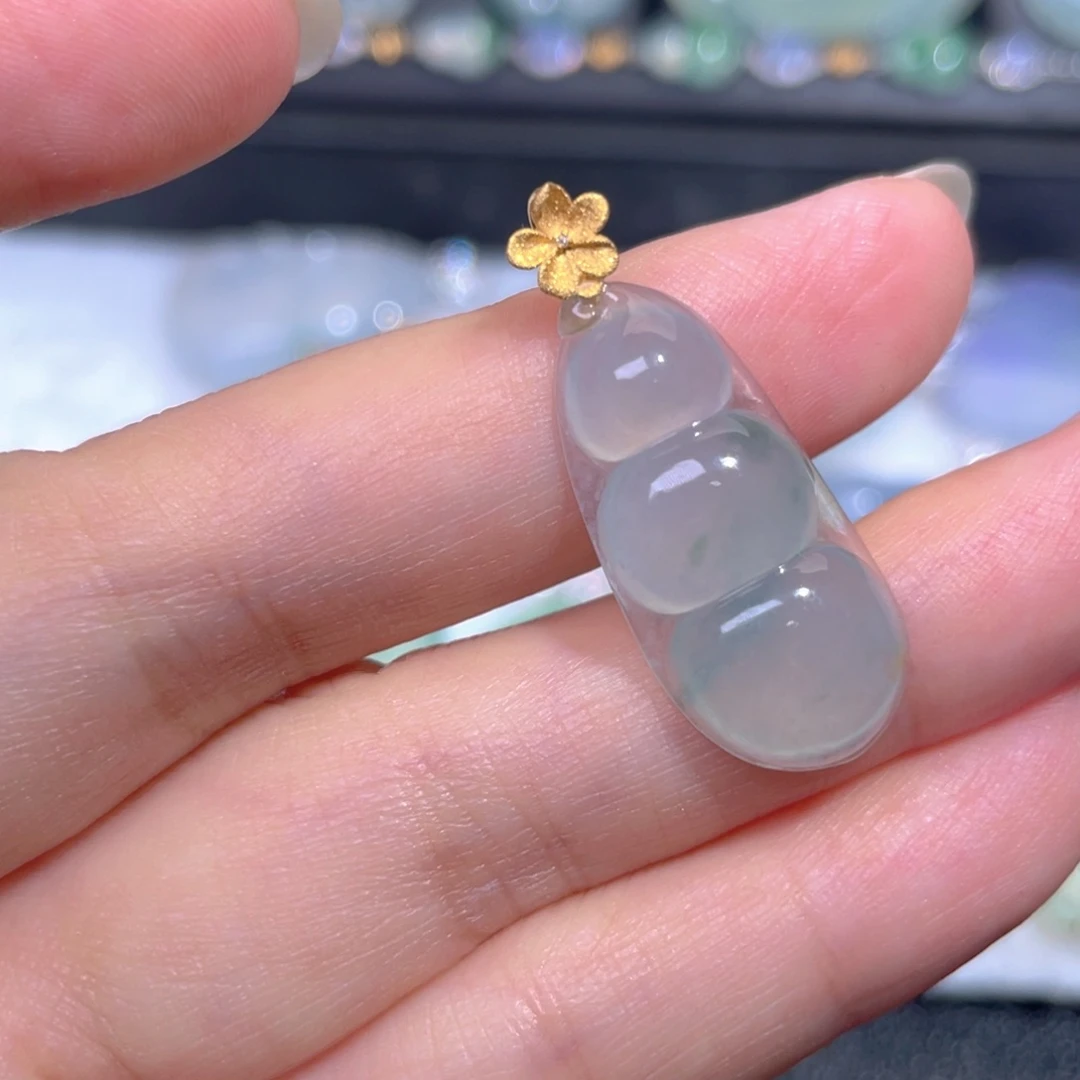 颈饰18K金镶嵌翡翠翡翠