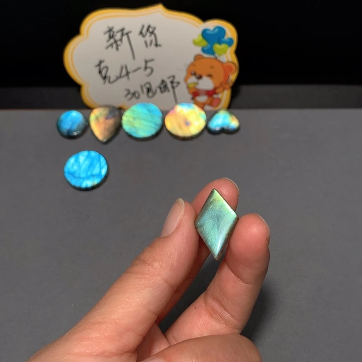 艾***e长石银S925镶嵌颈饰