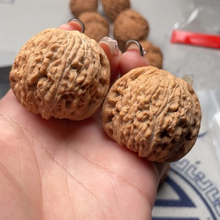 小***n文玩核桃吊坠泥鳅背40