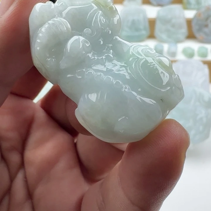 翡翠未镶嵌颈饰天然缅甸A货翡翠