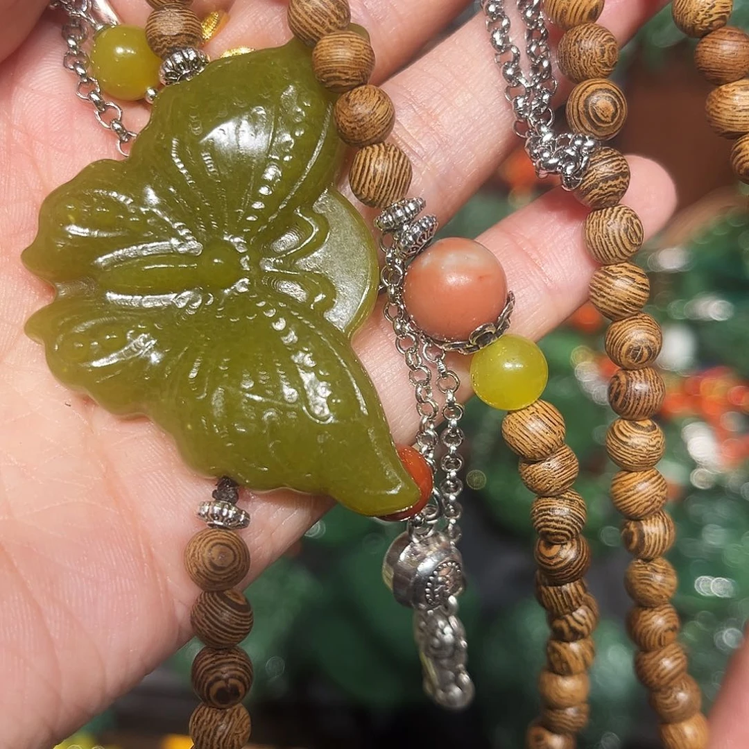 颈饰未镶嵌和田玉（糖玉）