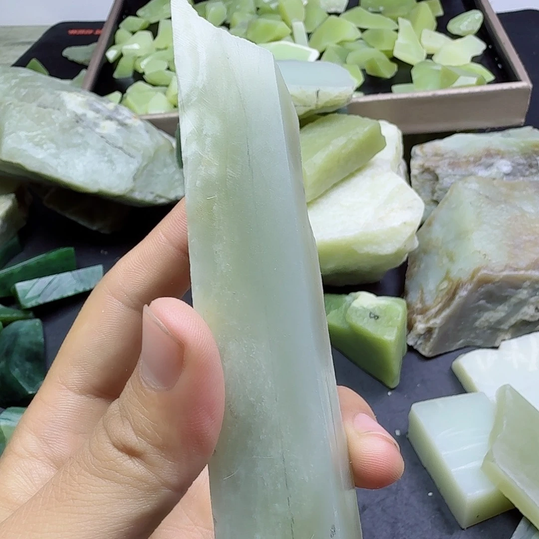 和田玉（糖玉）未镶嵌珠宝奇石