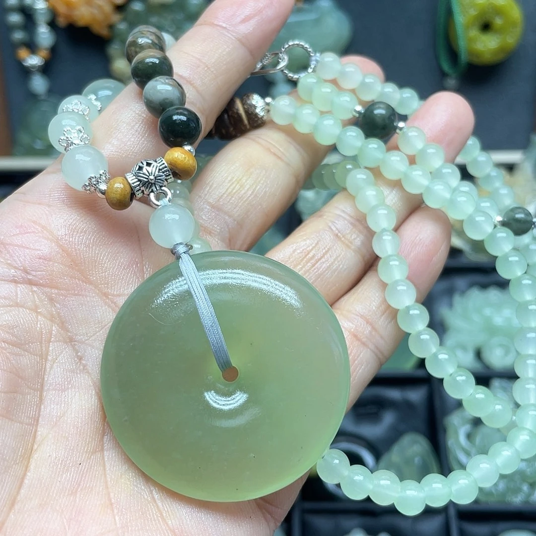 蛇纹石玉未镶嵌颈饰