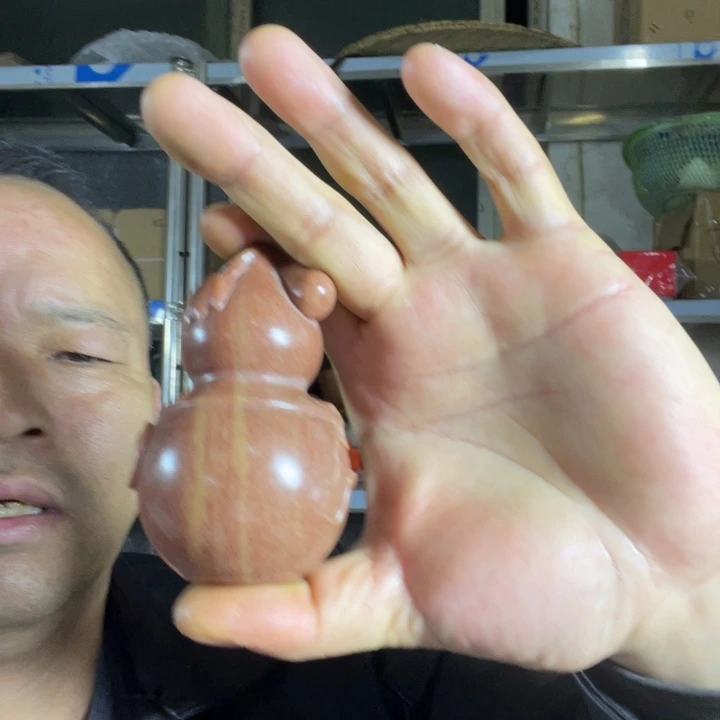 小***哭石英质玉未镶嵌颈饰