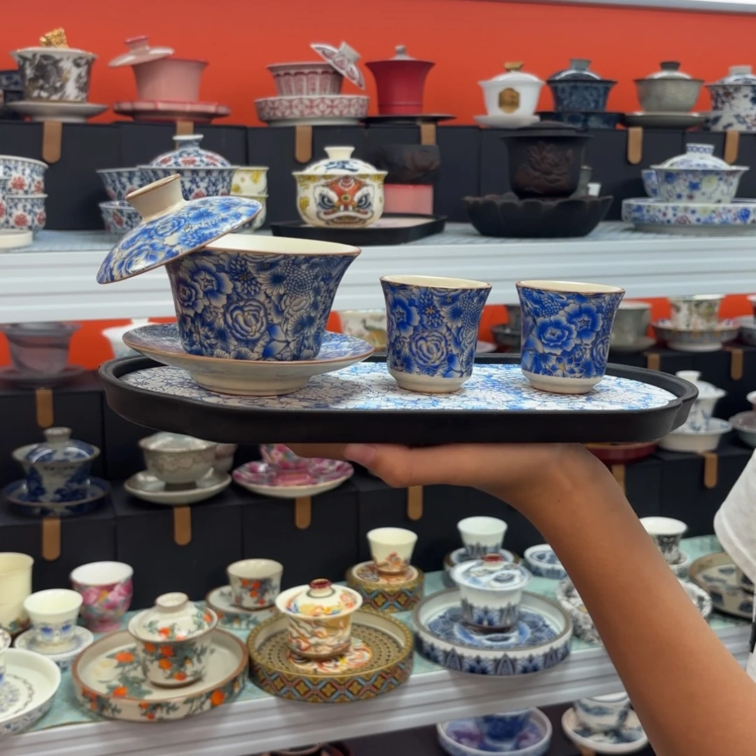 茶具是指由两块金属