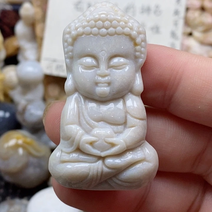 颈饰未镶嵌硅化珊瑚（珊瑚玉）