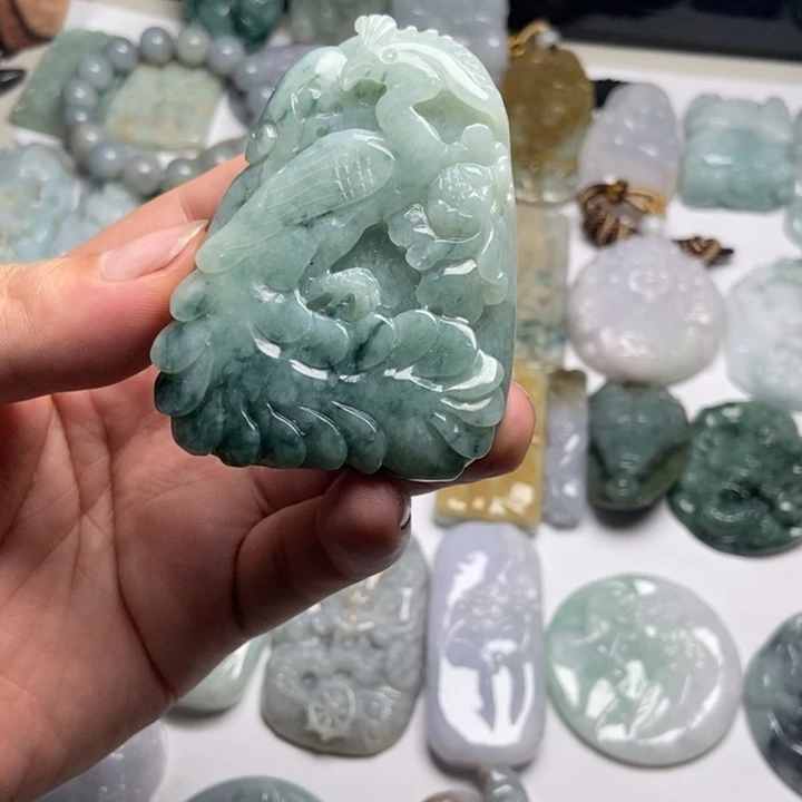 翡翠未镶嵌颈饰凤穿牡丹50