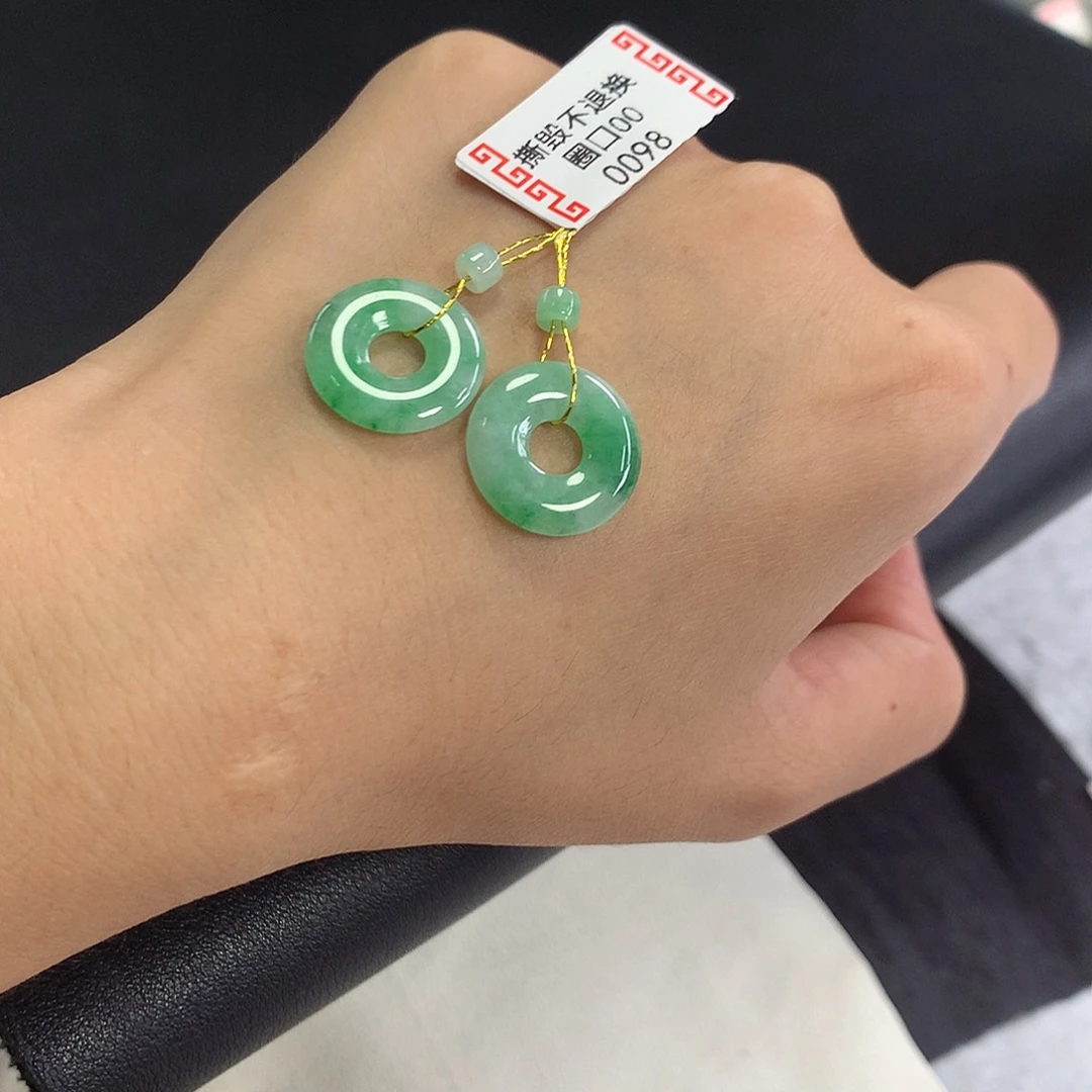 翡翠未镶嵌戒指甜甜圈