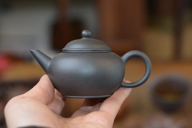 90年代销日黑料水平紫砂壶容量125cc