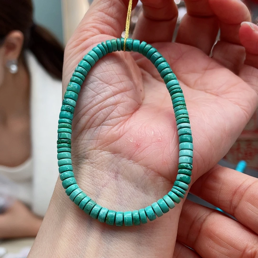 绿松石颈饰未镶嵌