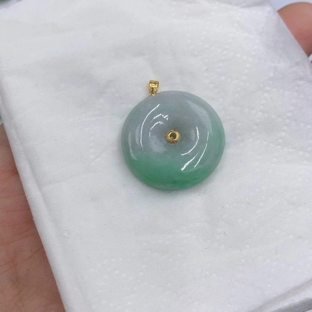 翡翠18K金镶嵌颈饰翡翠