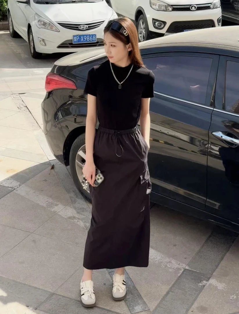 易缔媤 黑色工装裙后开叉D23156