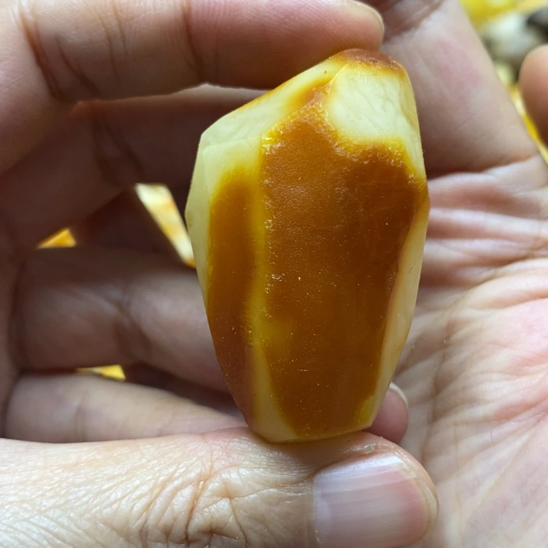 与***年定制琥珀未镶嵌传世琥珀蜜蜡定制