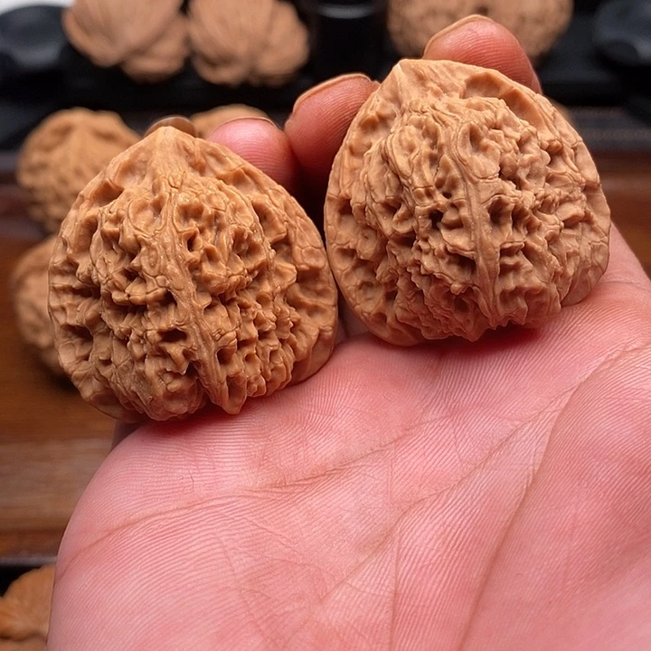 吊坠文玩核桃三角疆全品