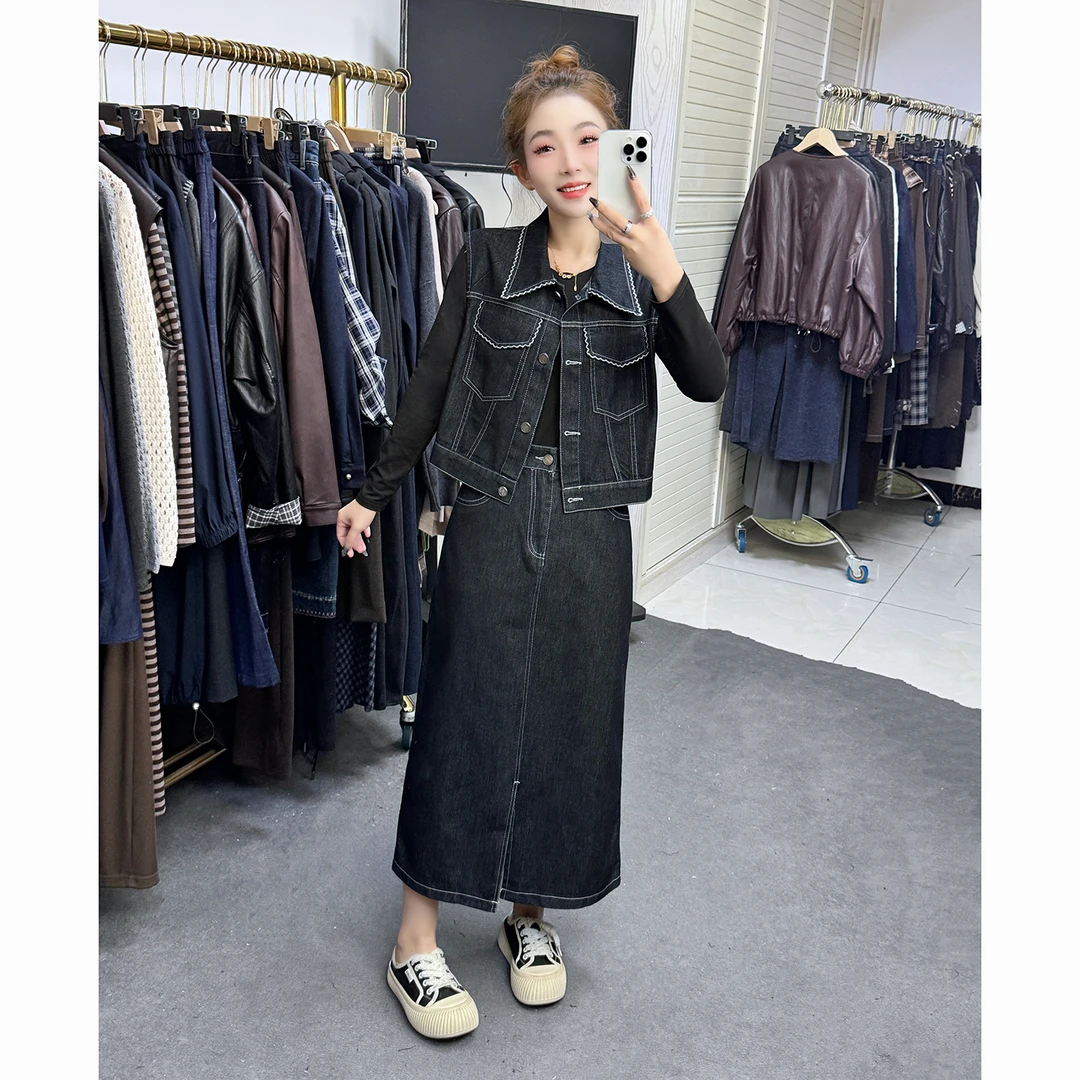 复古牛仔马甲套装裙女2025秋新款气质显瘦高级感开叉半身裙三件套