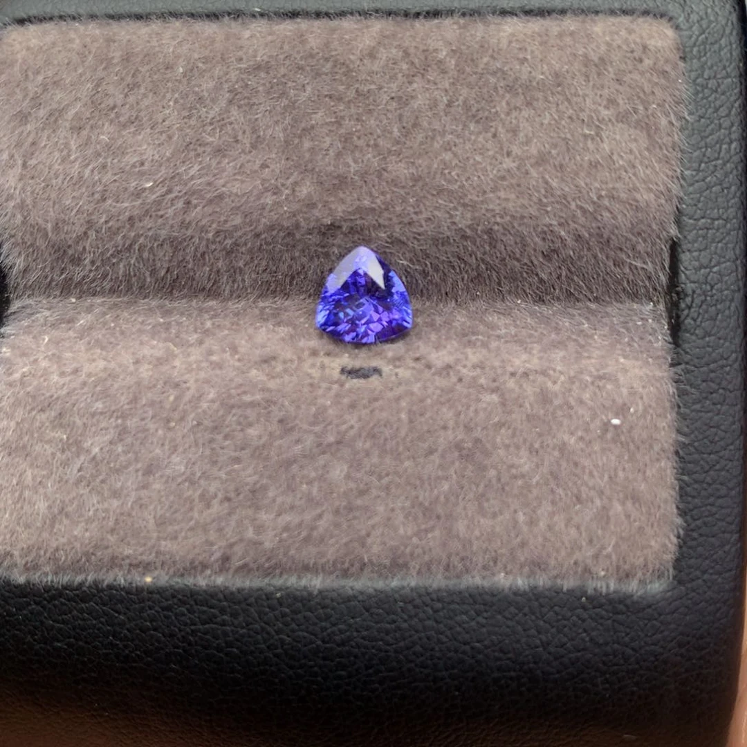 未镶嵌裸石坦桑石0.91ct