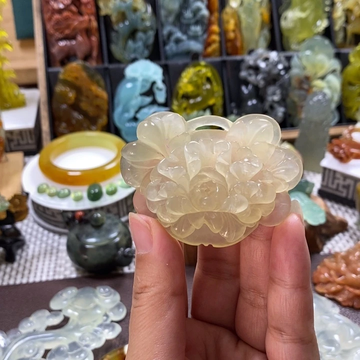 蛇纹石玉9K金镶嵌颈饰