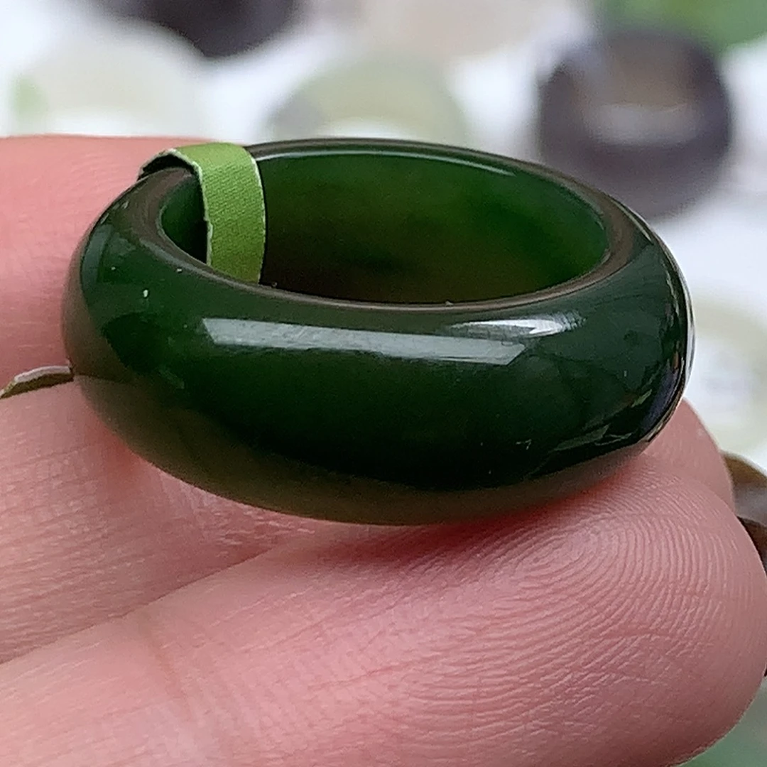 未镶嵌戒指和田玉