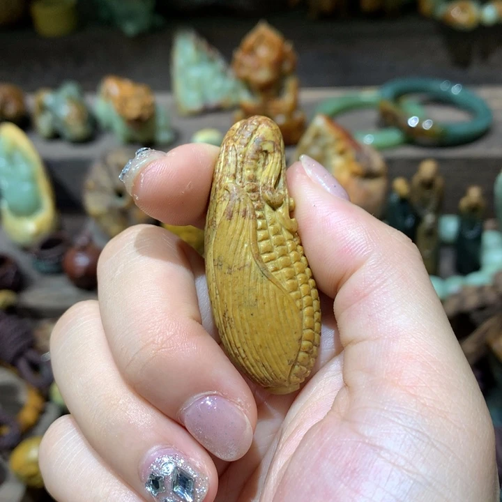 岫岩河磨玉（透闪石质玉）未镶嵌挂件