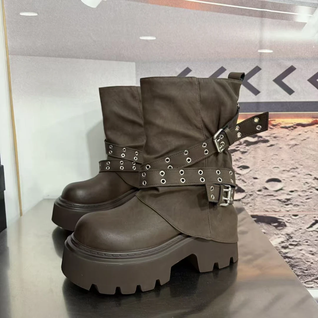 8822-10新款2025精品百搭潮流马丁靴中筒烟筒黑色女士
