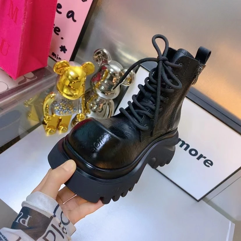爱棠2025秋季印花新款厚底女士马丁靴058-8