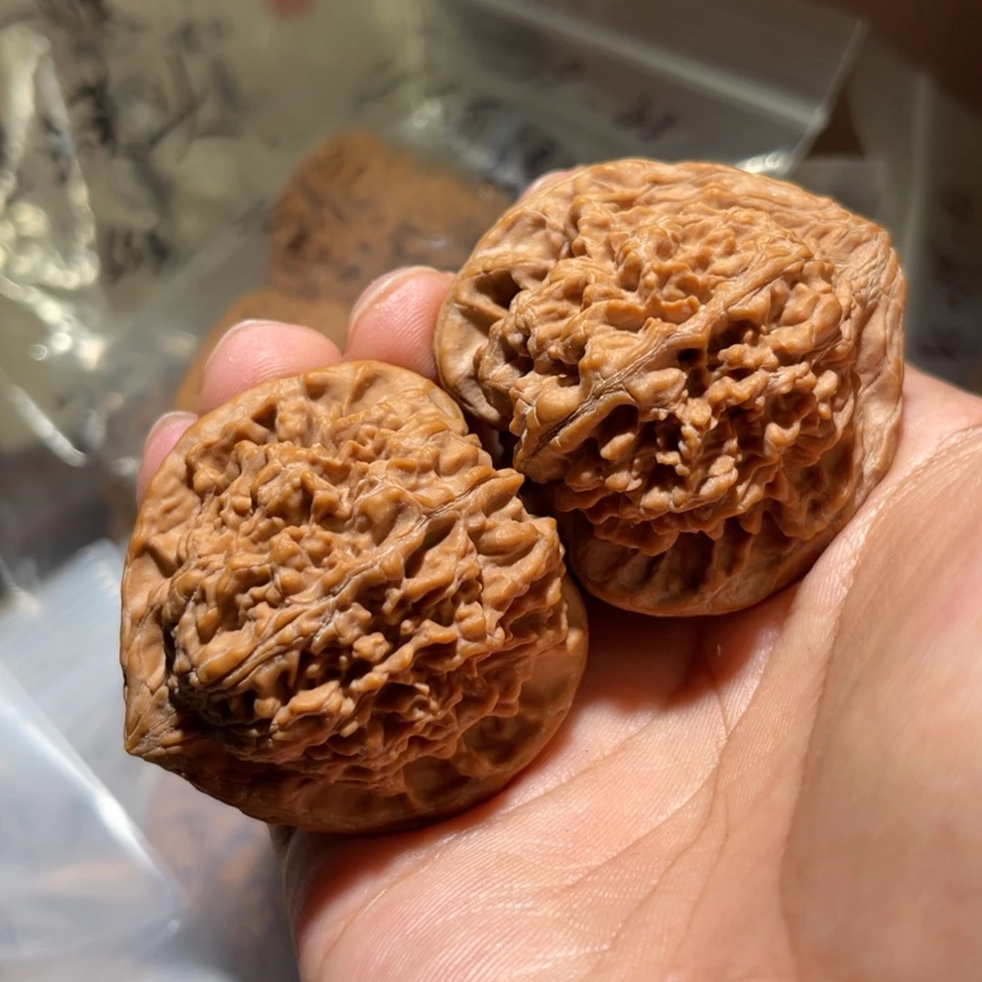 王***白文玩核桃吊坠44满天星核桃