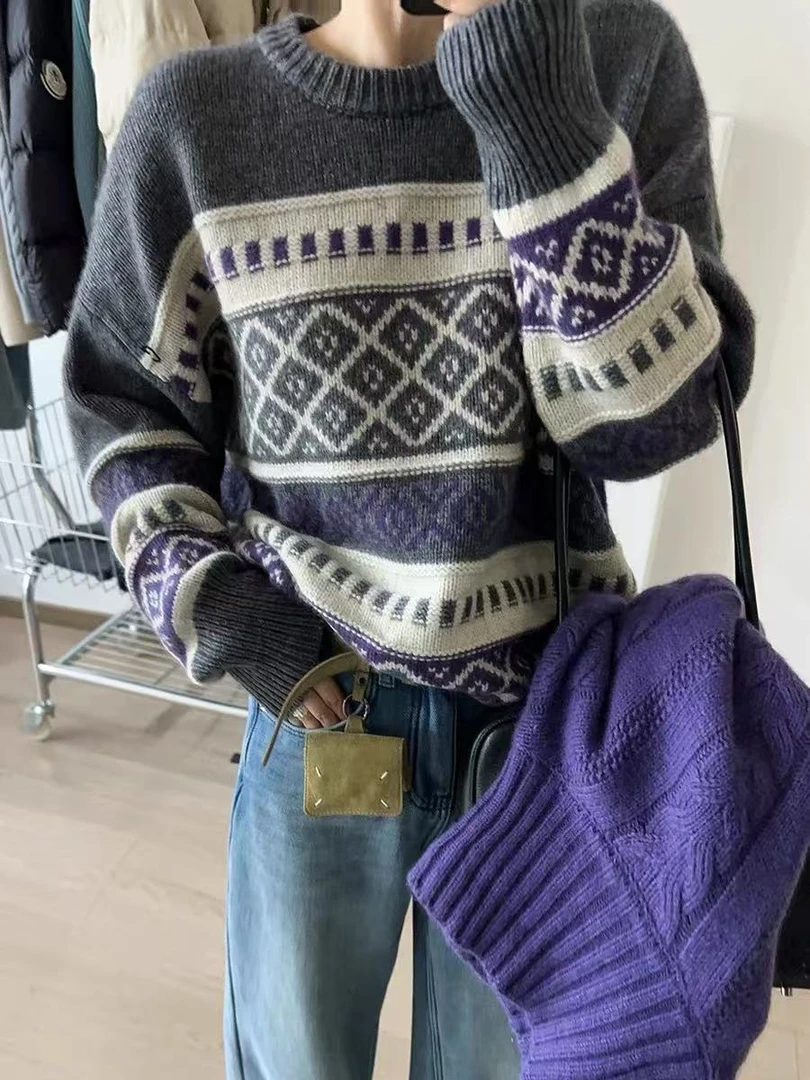 /灰紫名族风/圆领条纹宽松慵懒风软糯针织衫 衣长58 胸围58 93758
